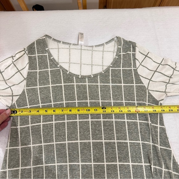 LulaRoe Top Bundle - Picture 12 of 13